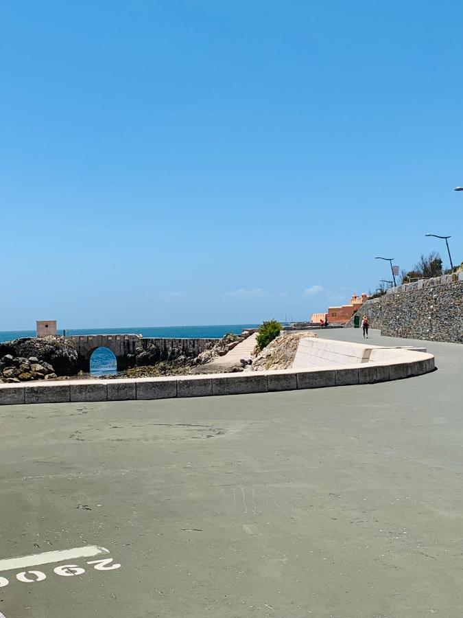 The Apartment Near The Beach In Oeiras Paco de Arcos Exterior photo
